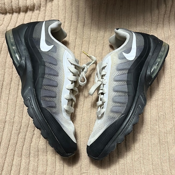 Nike Other - Nike Air Max Invigor Print Running Shoes